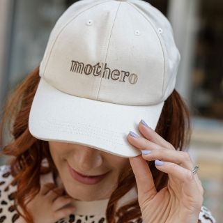 To jsme MY! Absolutně největší HRDINKY! My MÁMY jsme tým a já Ti slibuji,že si tuhle béžovou kšiltovku zamiluješ. ❤️ Můžeš...